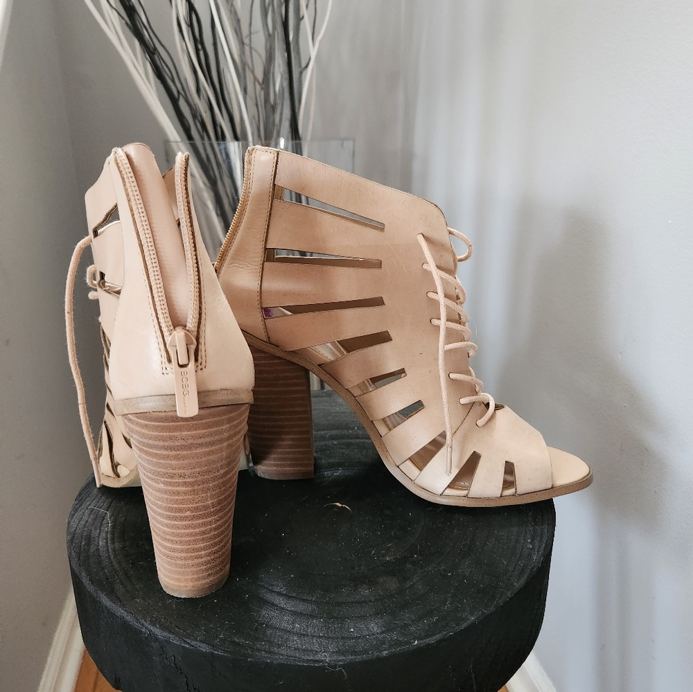 Shoes - Picture 2 of 3